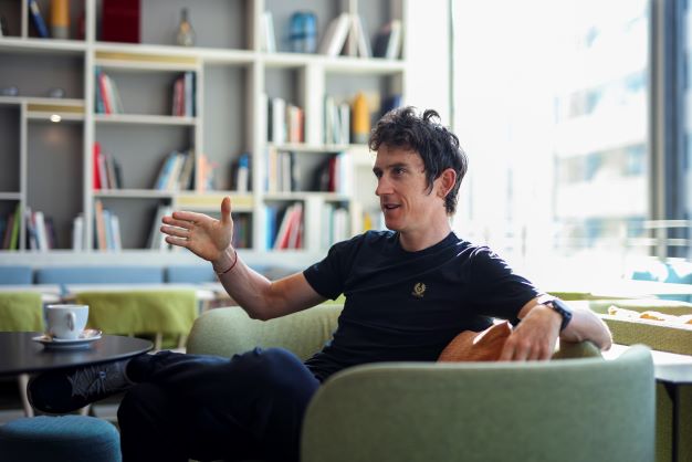 Geraint Thomas hablando