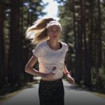 Eilish McColgan corriendo con gel